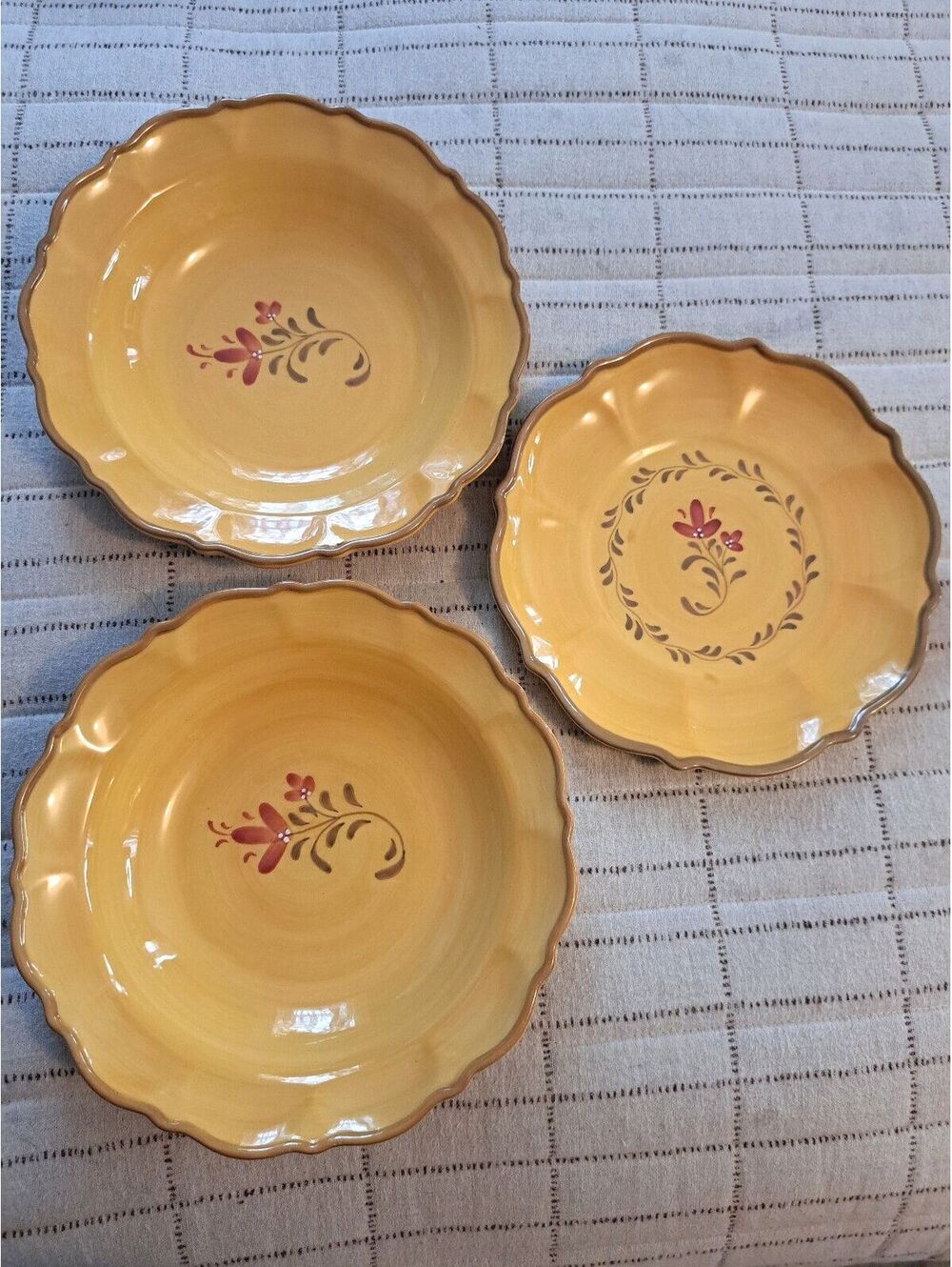 Vintage 2003 Demdaco Bienvenue Set of 2-8.5"Rim Soup Bowls, 1 Salad Plate